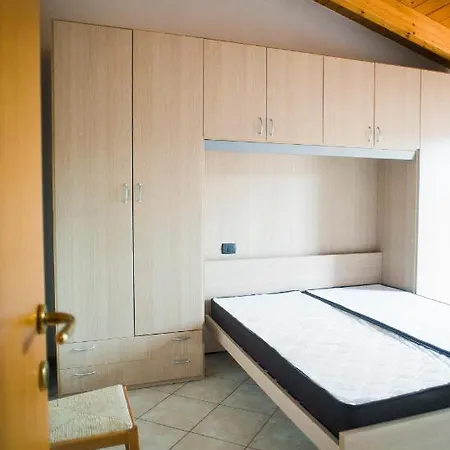 Carmel Self-apartment בית נופש קסטלנואובו דל גארדה