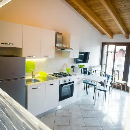Dom wakacyjny Carmel Self-apartment Castelnuovo del Garda