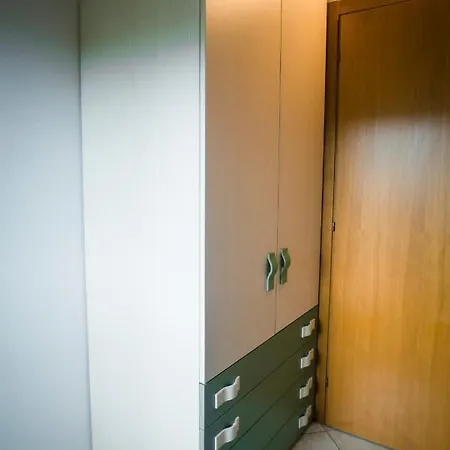 Carmel Self-apartment בית נופש קסטלנואובו דל גארדה